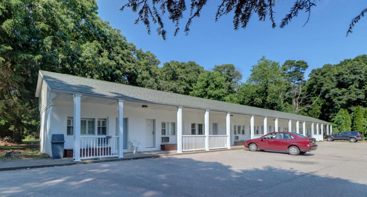 Hamilton Village Inn North Kingstown Buitenkant foto